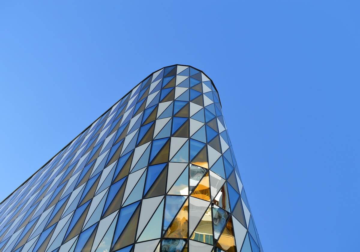 半岛体育:海风与汗水交织的生活方式